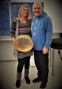 Heike Trenck mit Andrea Piccioni Heike Trenck mit dem Rahmentrommel-Großmeister Andrea Piccioni