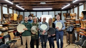 Heike Trenck - Tamburello Workshop mit Großmeister Andrea Piccioni - bei Majid Drums in Köln 2017 Heike Trenck im Tamburello Workshop bei Andrea Piccioni im Kreis von Majid Drums Köln